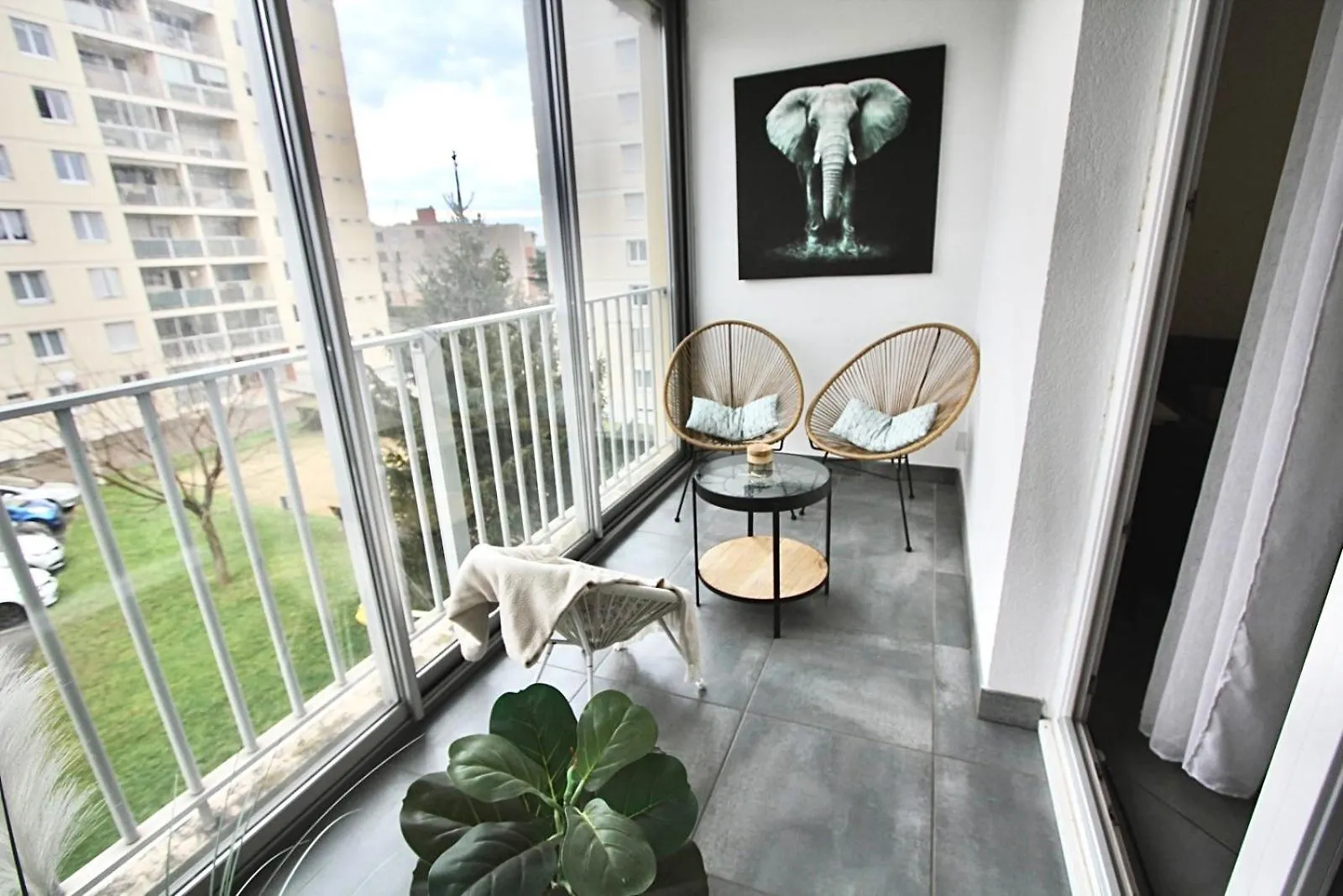 Pied-A-Terre - Apartment 75M2 - Free Parking Oullins